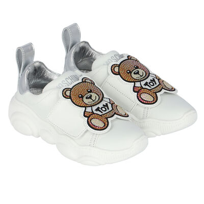 حذاء رياضي بشعار تيدي باللون الأبيض للبنات