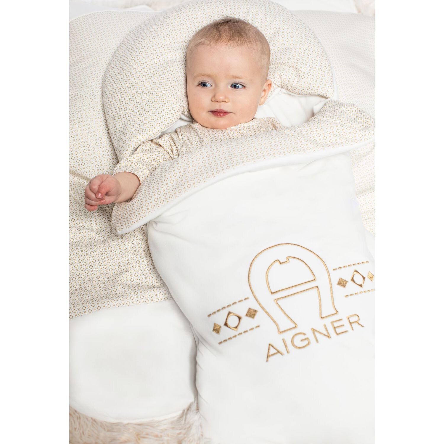 Ivory & Gold Logo Baby Nest, 1, hi-res image number null