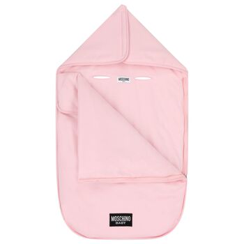 عش أطفال بشعار تيدي بير باللون الوردي للبنات