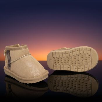 حذاء من الجلد السويدي الصناعي باللون البيج للفتيات الصغيرات