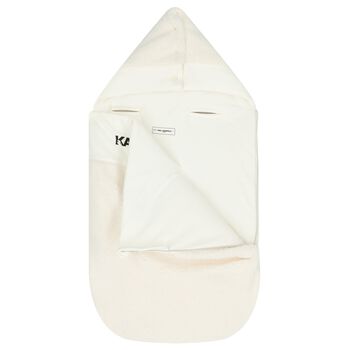 عشّ للأطفال البنات بلون العاج مع شعار