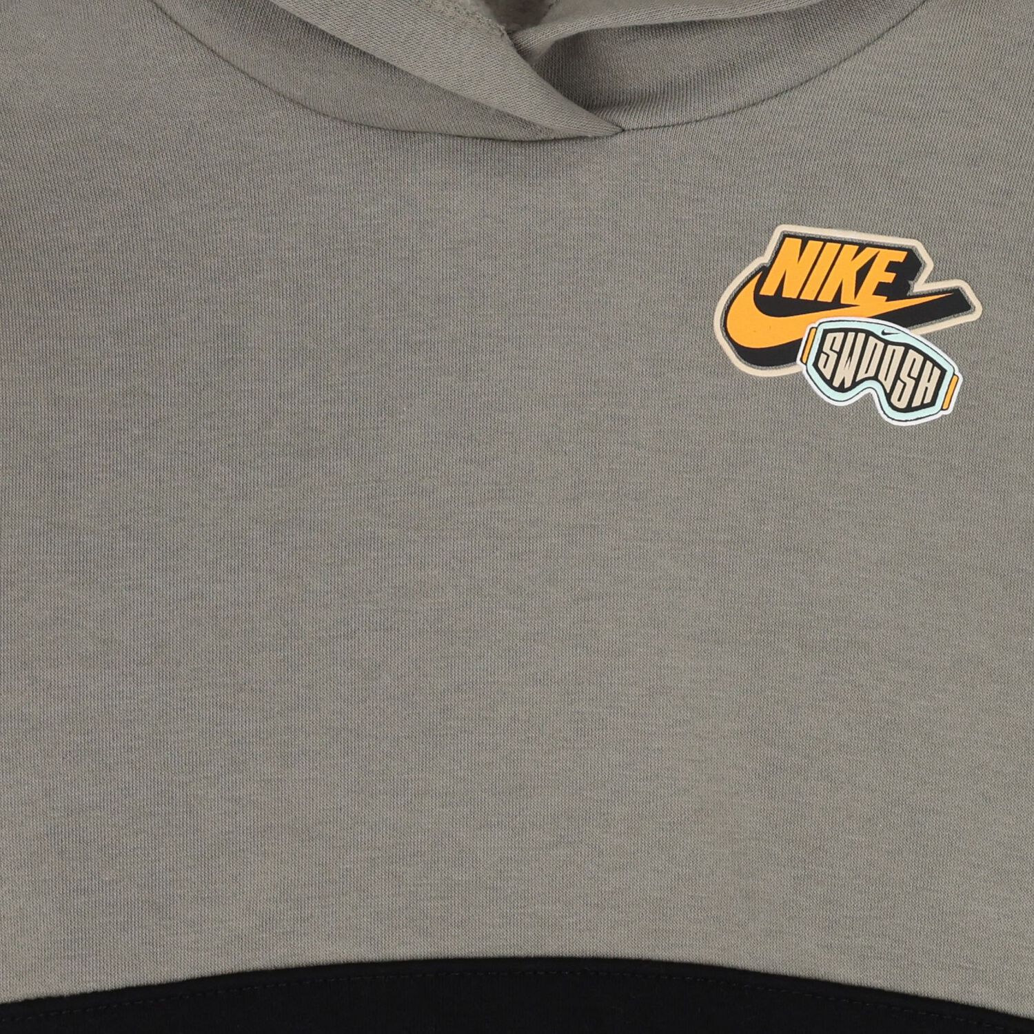 بدلة رياضية بالشعار باللون الأخضر للأولاد, 1, hi-res