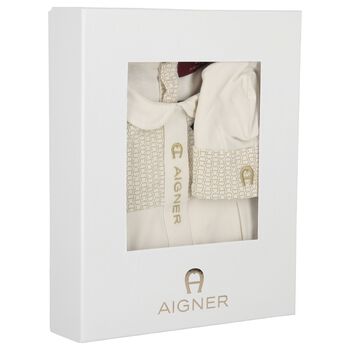 طقم هديه افرول وقبعه بالشعار باللون العاجى 