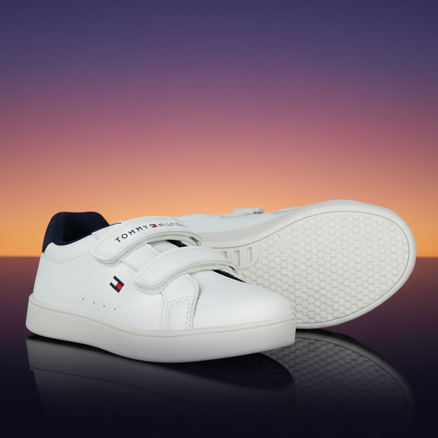 حذاء رياضى أولاد بالشعار باللون الكحلى والأبيض, 2, hi-res