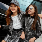 توب باكمام بالشعار باللون الابيض للبنات, 2, hi-res