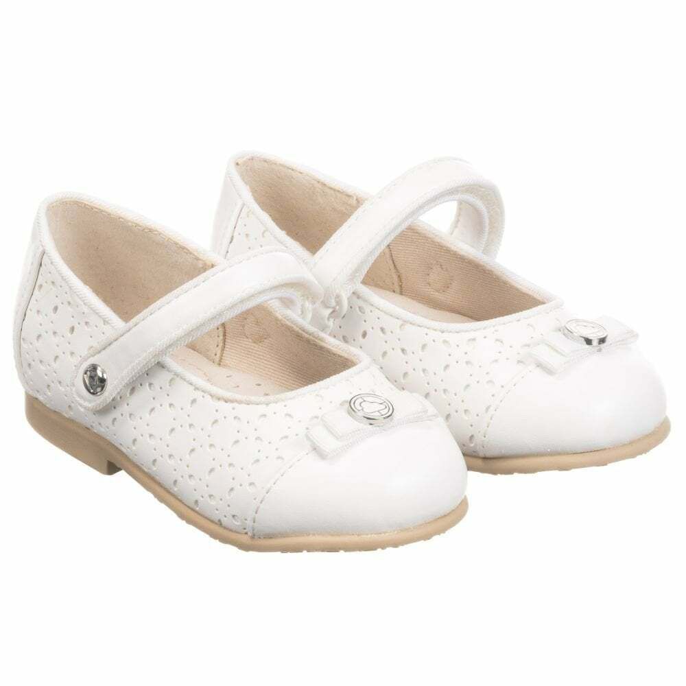 White shoes top for infant girl