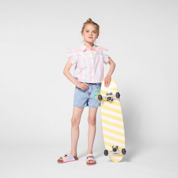 شورت جينز باللون الأزرق مزين للبنات