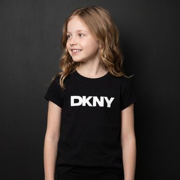 تيشيرت بنات بالشعار باللون الاسود 