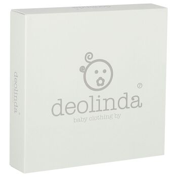 ملابس أطفال مزينة بالزهور باللونين الابيض و الزهري  للبنات