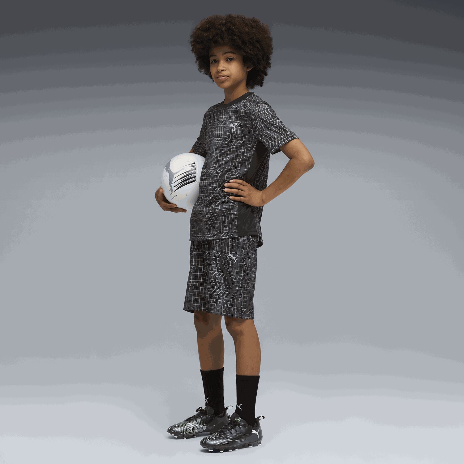 شورت أسود بشعار للأولاد, 1, hi-res