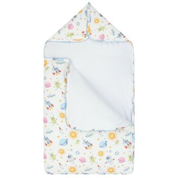 مدس أولاد بطبعة باللون الأبيض