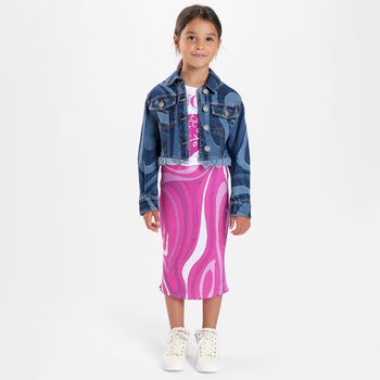 تيشيرت باللون أبيض مطرز بشعار للبنات