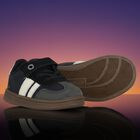 حذاء رياضي للأطفال باللون الأبيض والأسود للأولاد, 2, hi-res