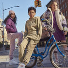 بنطلون رياضى بالشعار باللون الاخضر الكاكى, 1, hi-res