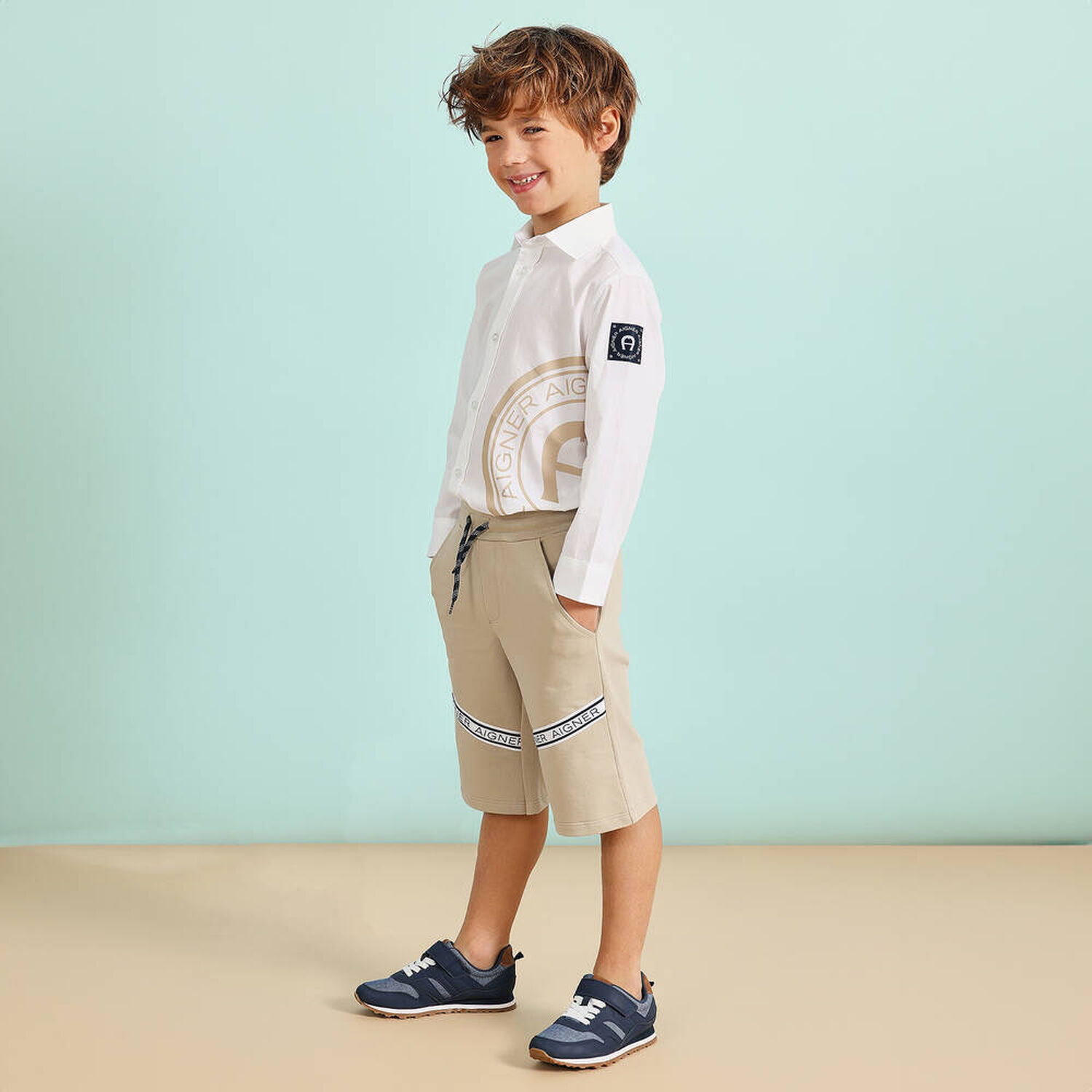 تيشيرت أولاد بالشعار باللون الأبيض, 1, hi-res