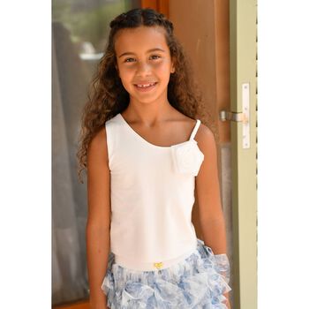 توب بنات بتطريز ورده باللون الابيض 