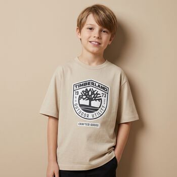 تيشيرت للأولاد بالشعار باللون البيج