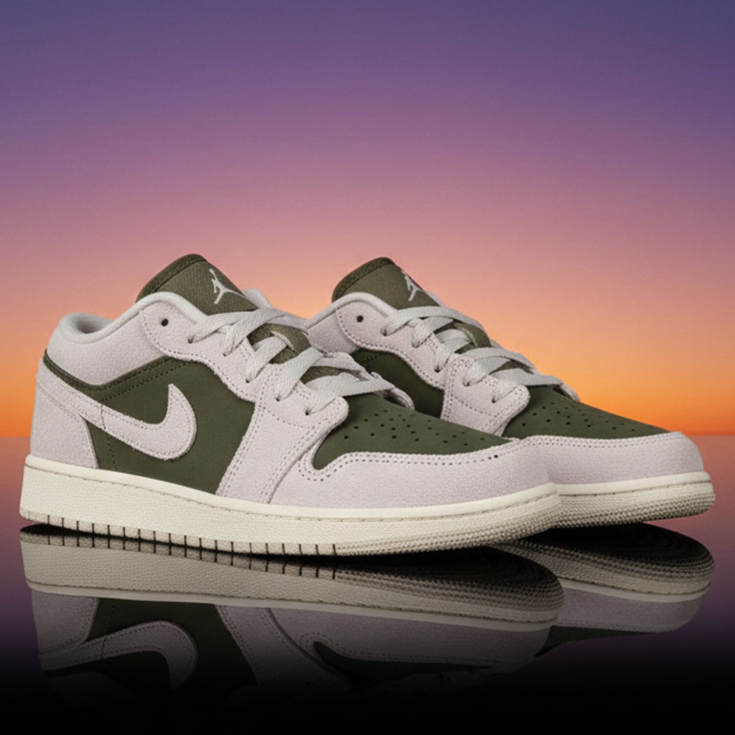 Green & White Air Jordan 1 Low Trainers, 1, hi-res