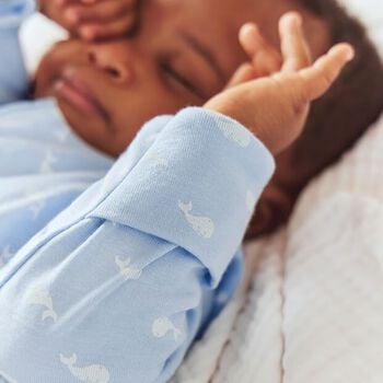 بدلة أطفال أولاد بتصميم الحوت الأزرق