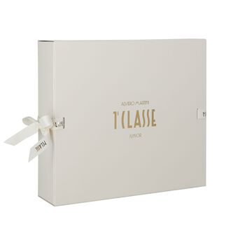 طقم هدايا ملابس أطفال بطبعة خريطة جغرافية باللونين البيج والوردي