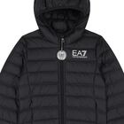 جاكيت اولاد بالشعار باللون الأسود, 1, hi-res