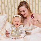 طقم هدية بنات قماط ومريلة  كاروسيل باللون العاجى والوردى, 1, hi-res