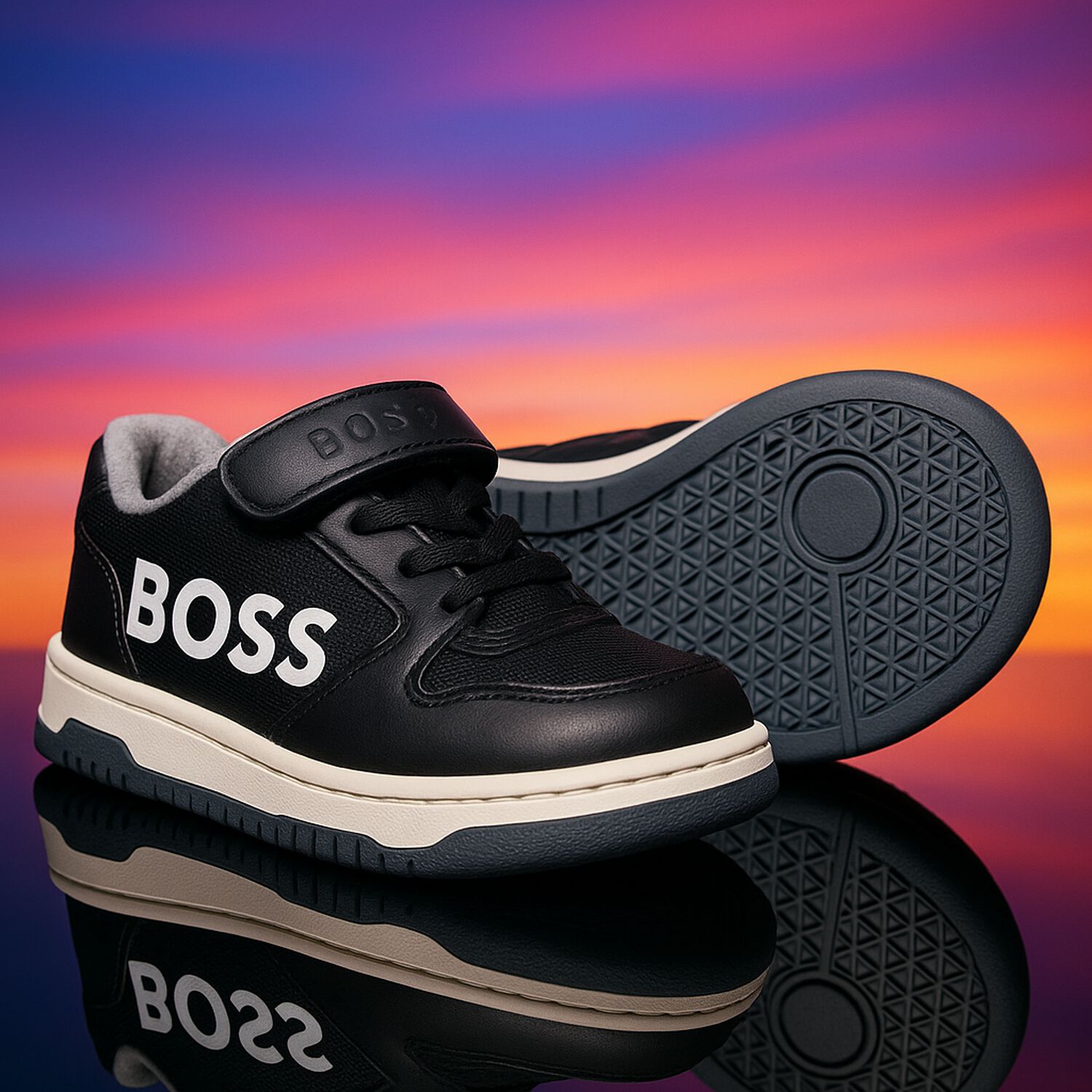 حذاء رياضى للاطفال بالشعار باللون الابيض والاسود , 1, hi-res image number null