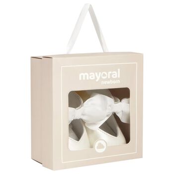 حذاء ما قبل المشي للبنات الصغار باللون الابيض 