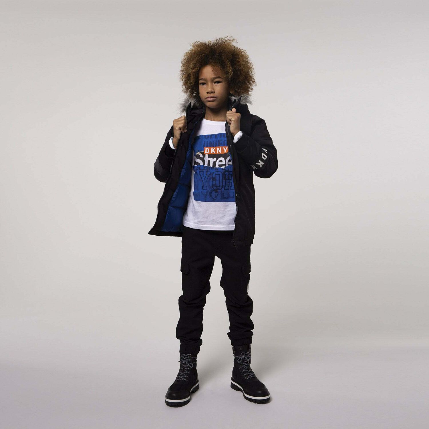 تيشيرت باكمام بالشعار باللون الابيض للاولاد, 1, hi-res image number null