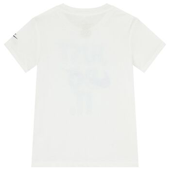 قميص أبيض بشعار للأولاد