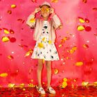 تيشيرت بالشعار باللون الابيض والذهبى للبنات, 1, hi-res