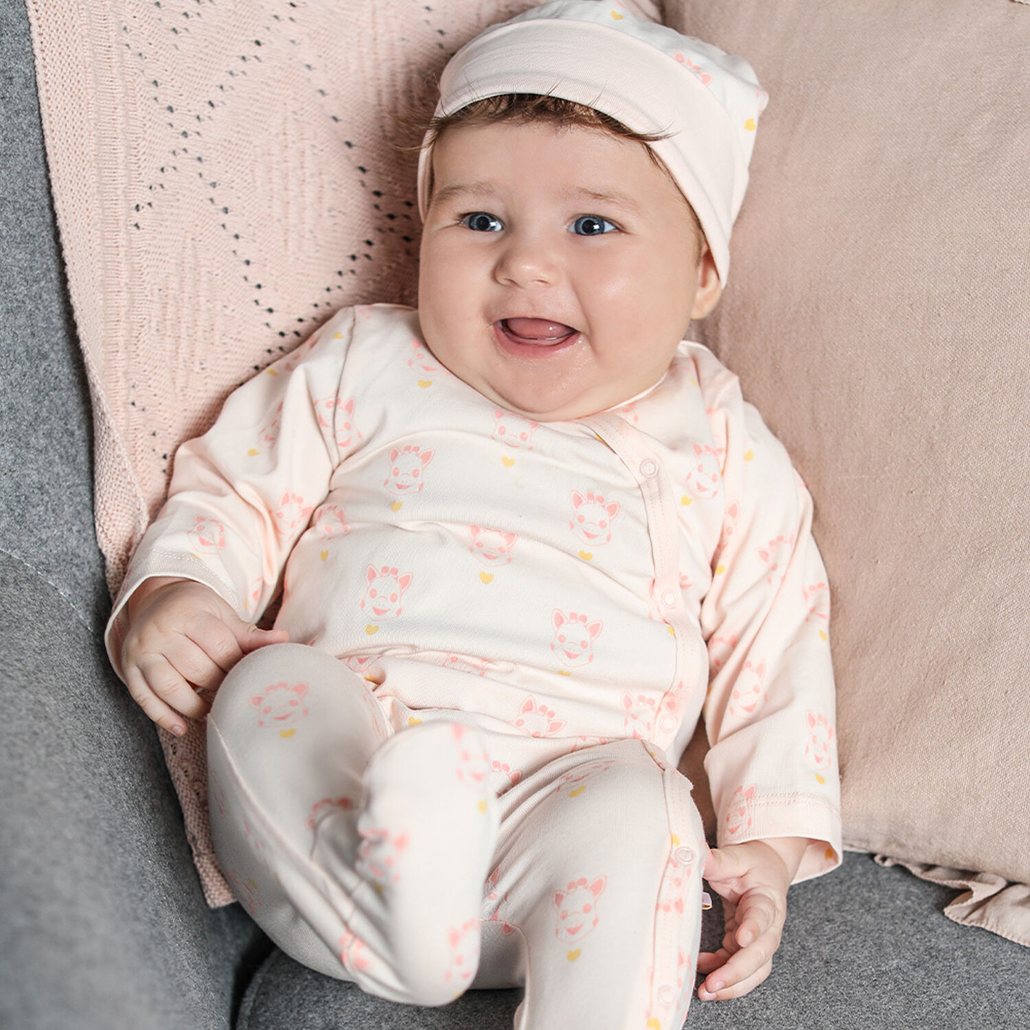 أفرول بالشعار باللون الوردي, 1, hi-res