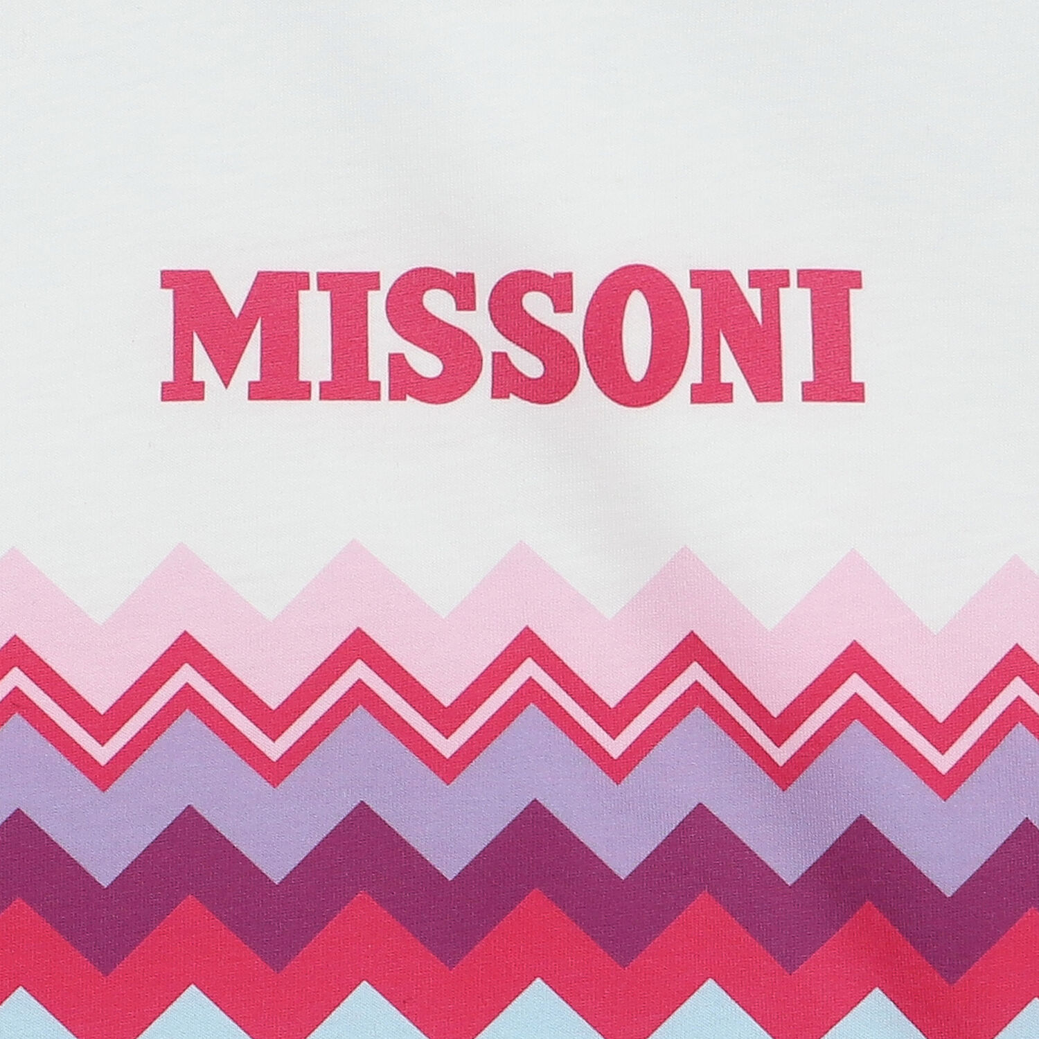 تيشيرت بنات بالشعار وخطوط متعرجة باللون الابيض, 1, hi-res