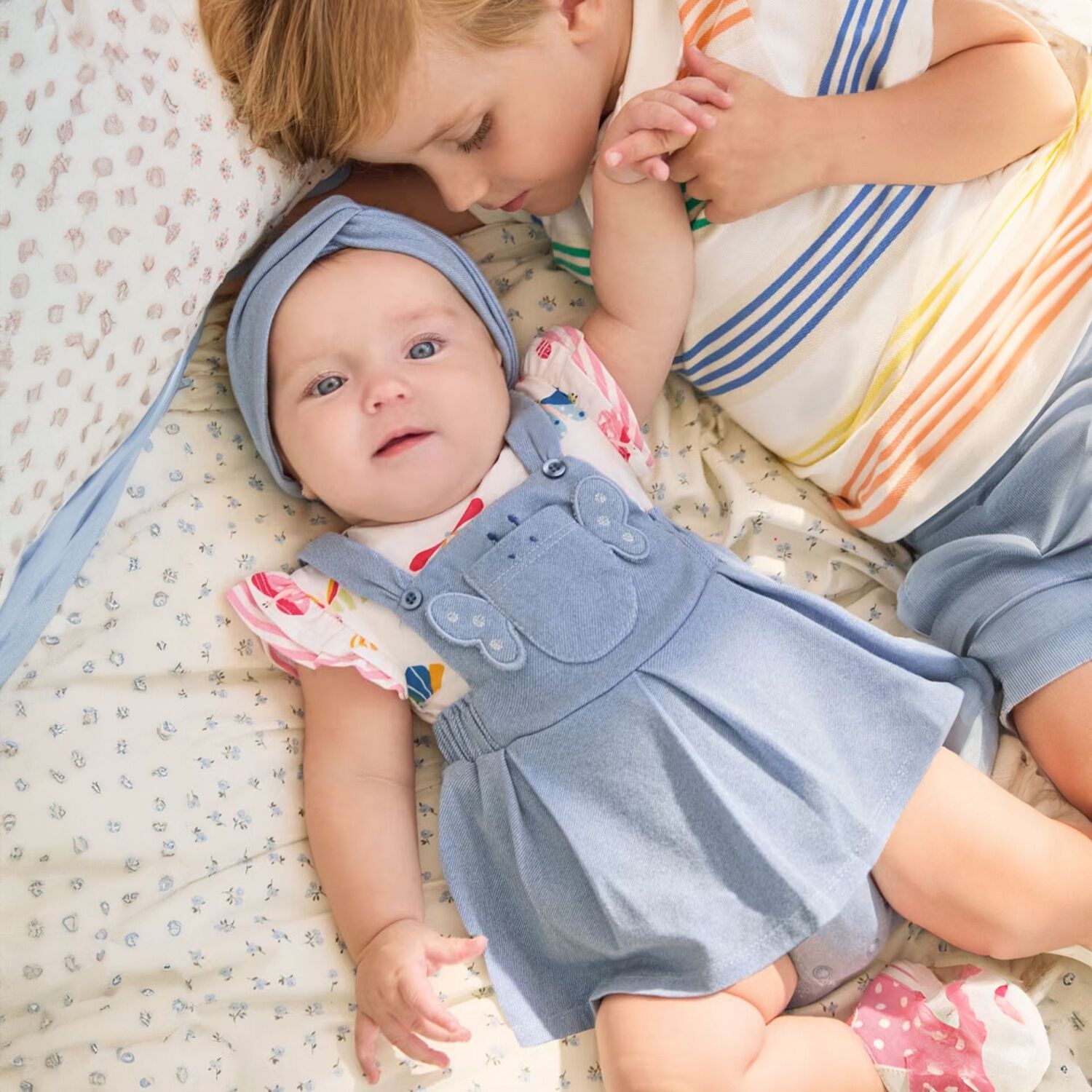 طقم بنات دونغري باللون الأبيض والأزرق, 1, hi-res