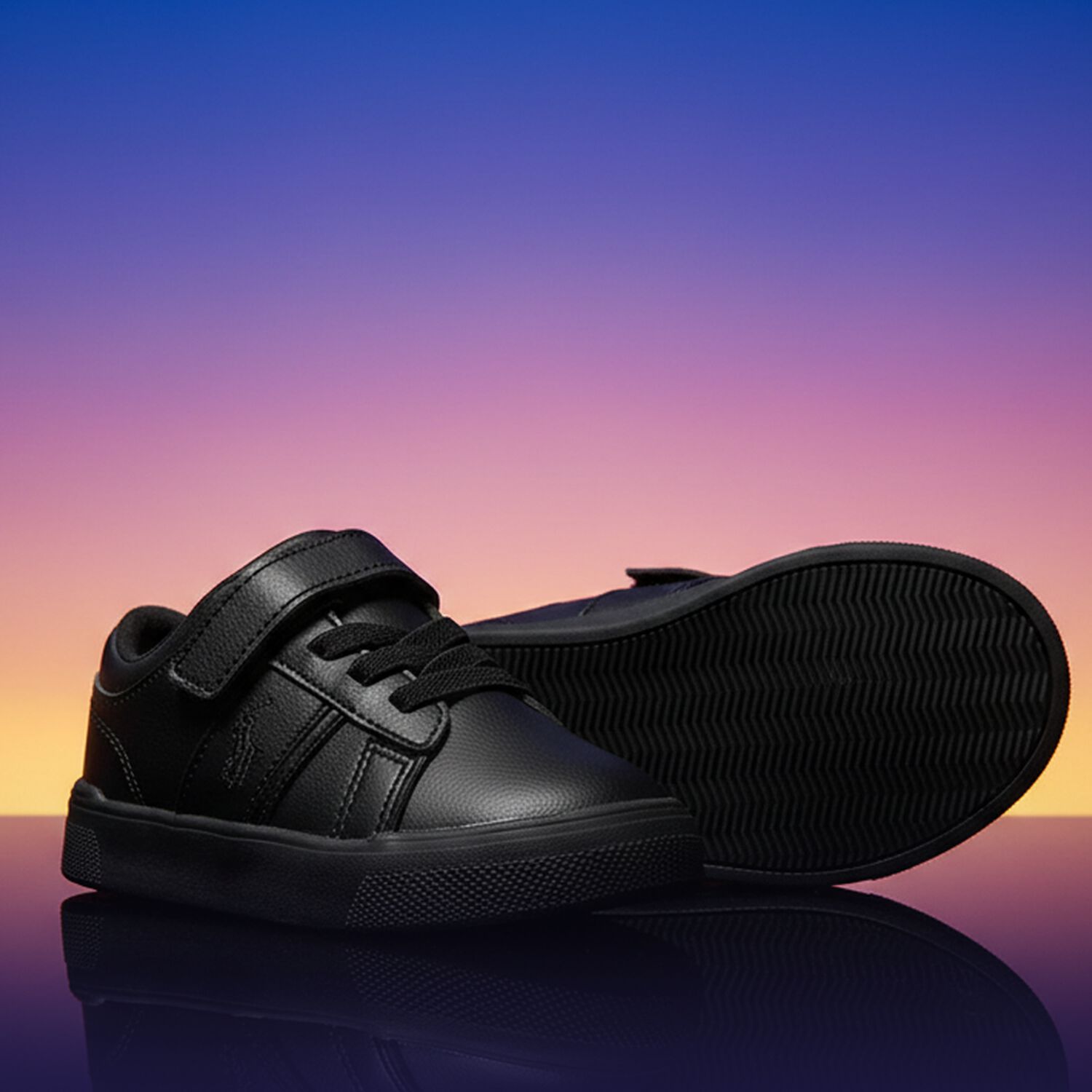 حذاء رياضي أسود بشعار للأولاد, 1, hi-res