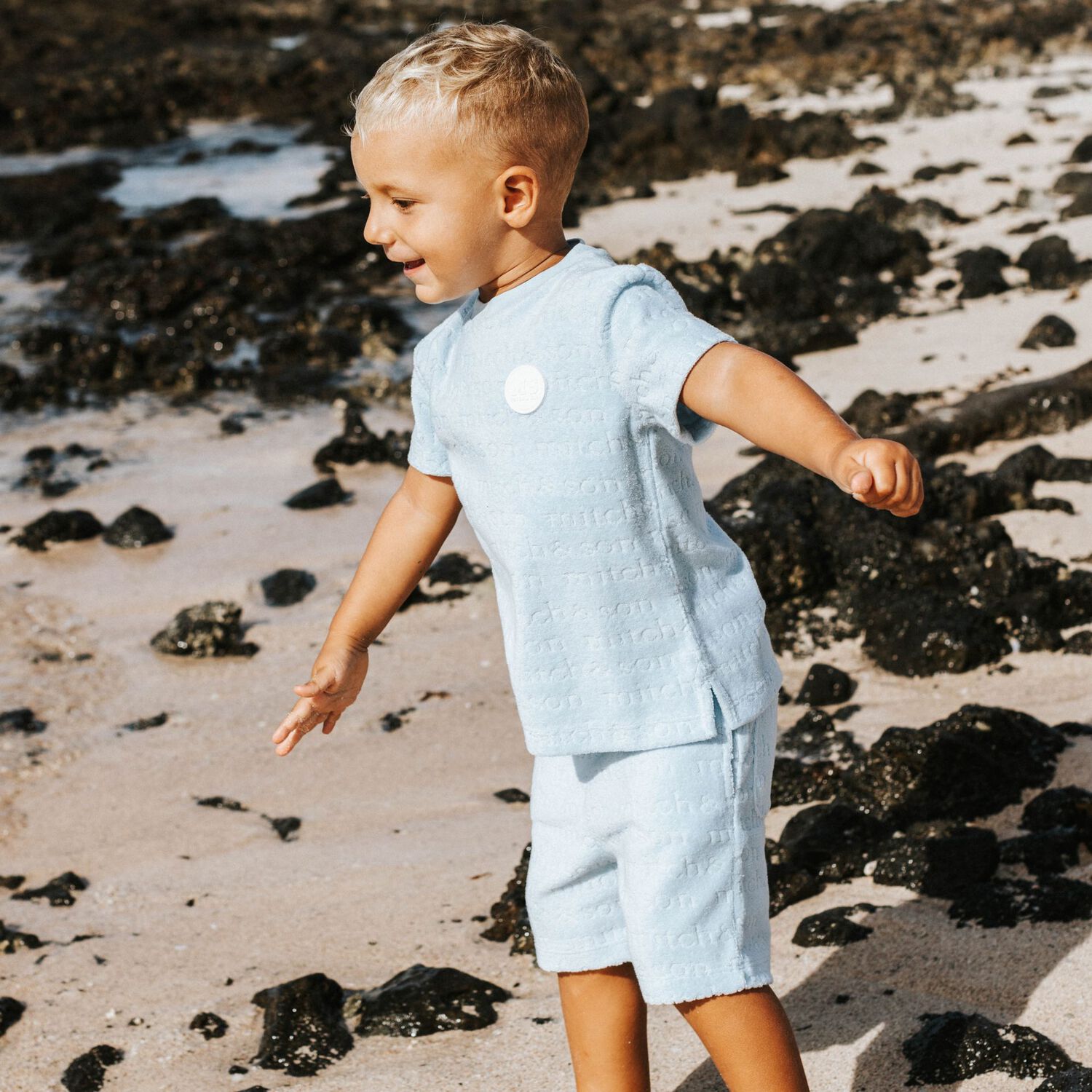 طقم أولاد شورت بالشعار باللون الأزرق, 1, hi-res