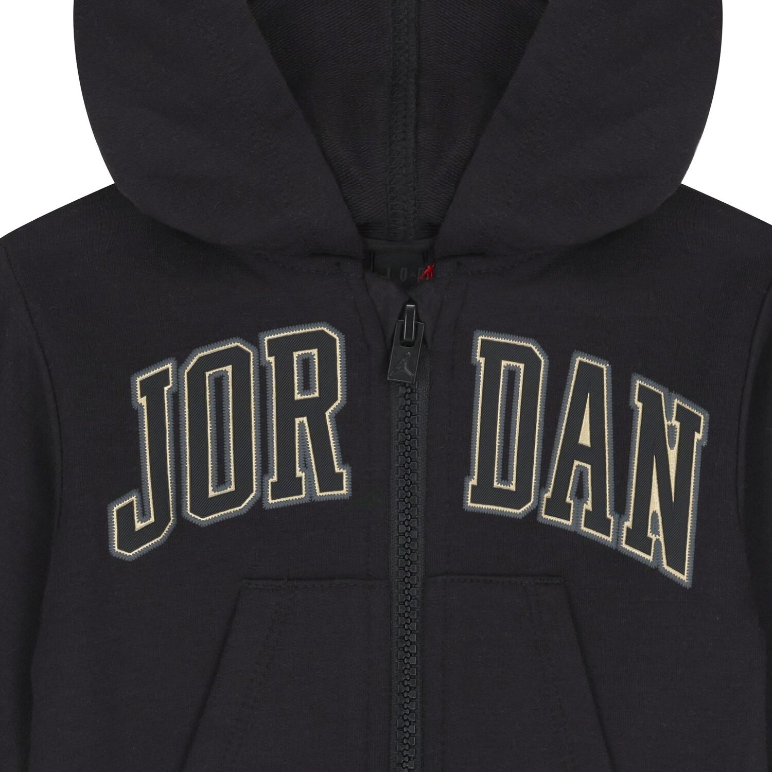 طقم بدلة رياضية للأولاد بشعار جوردان باللونين الأبيض والأسود (3 قطع), 1, hi-res