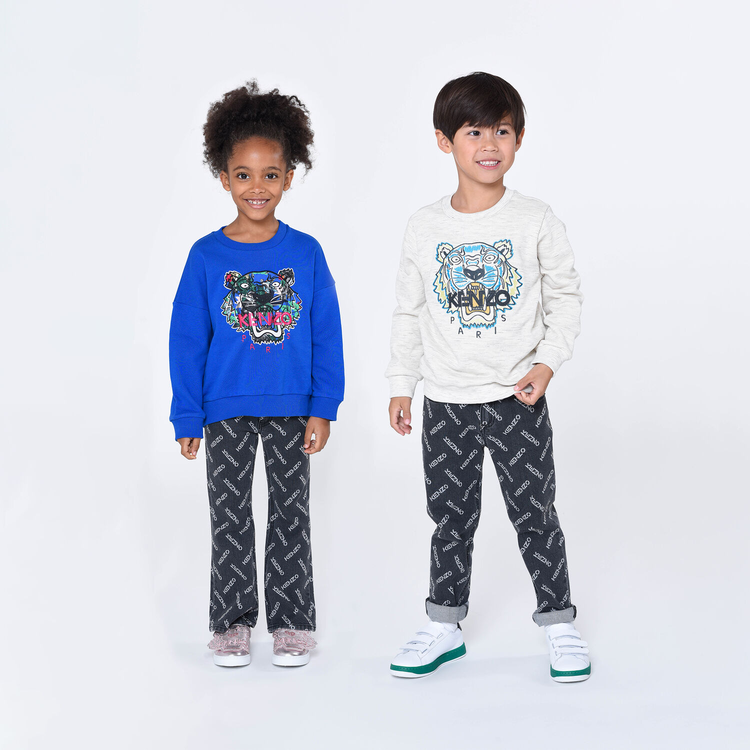 سويت شيرت بشعار النمر باللون الازرق للبنات, 1, hi-res