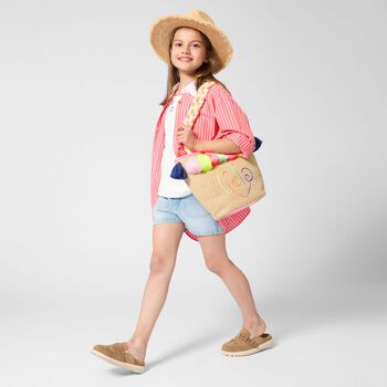 بلوزة بالشعار باللون الابيض للبنات 