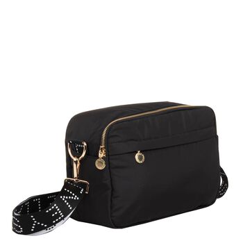 حقيبة تغيير كروس باللون الأسود (25 سم)