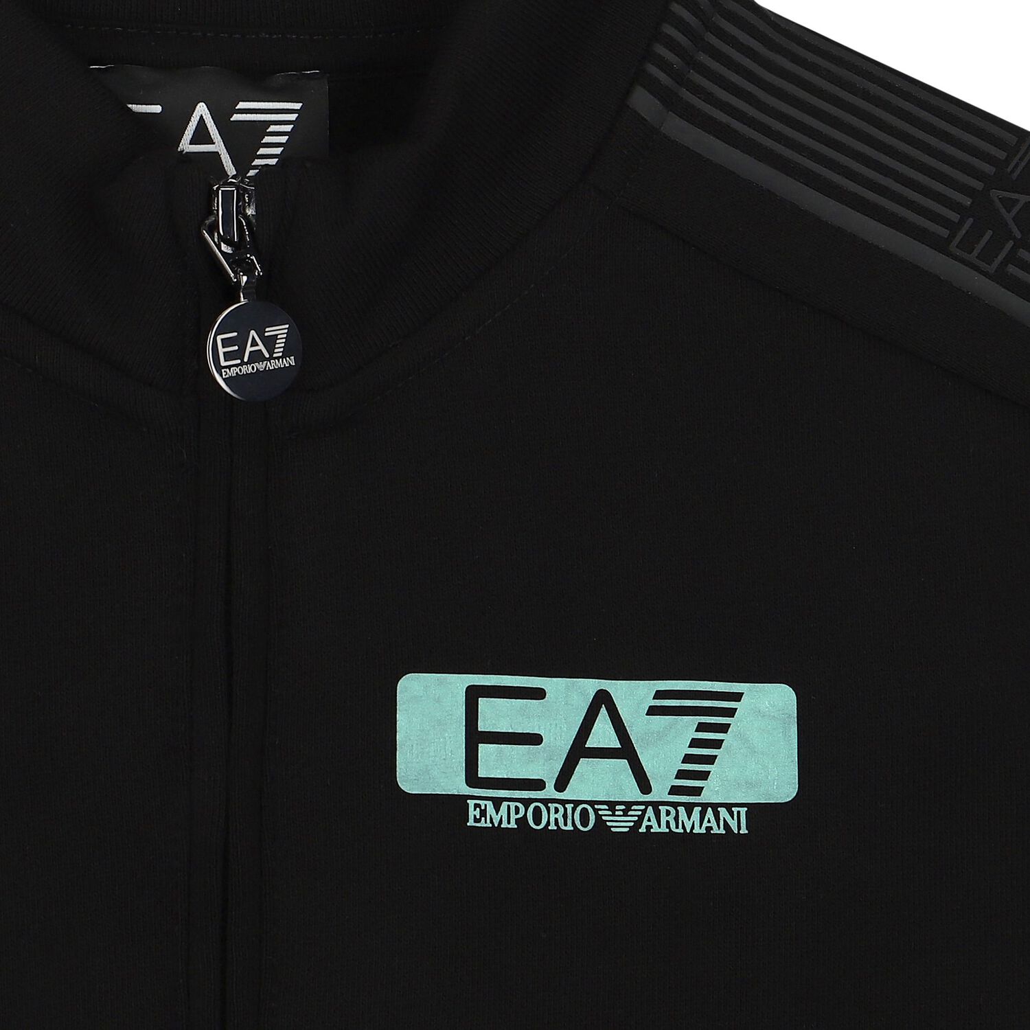 بدلة رياضية أولاد بالشعار باللون الأسود, 1, hi-res