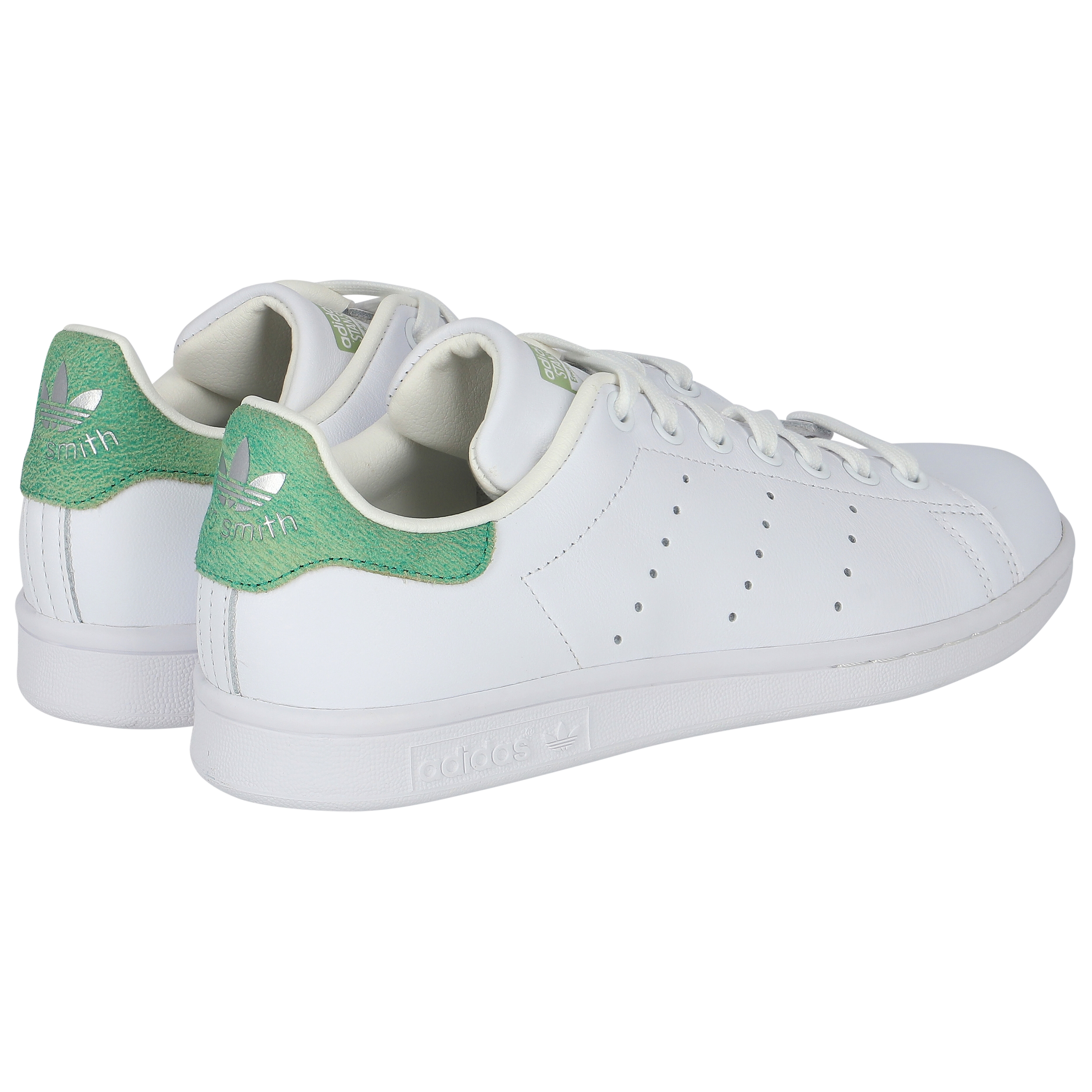 Originals stan smith trainers in white deals and green