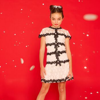 فستان مطرز بالزهور باللون الأبيض والأسود للبنات 