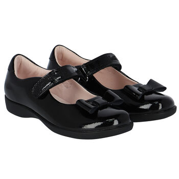 حذاء جلد بالشعار باللون اللون الأسود للبنات
