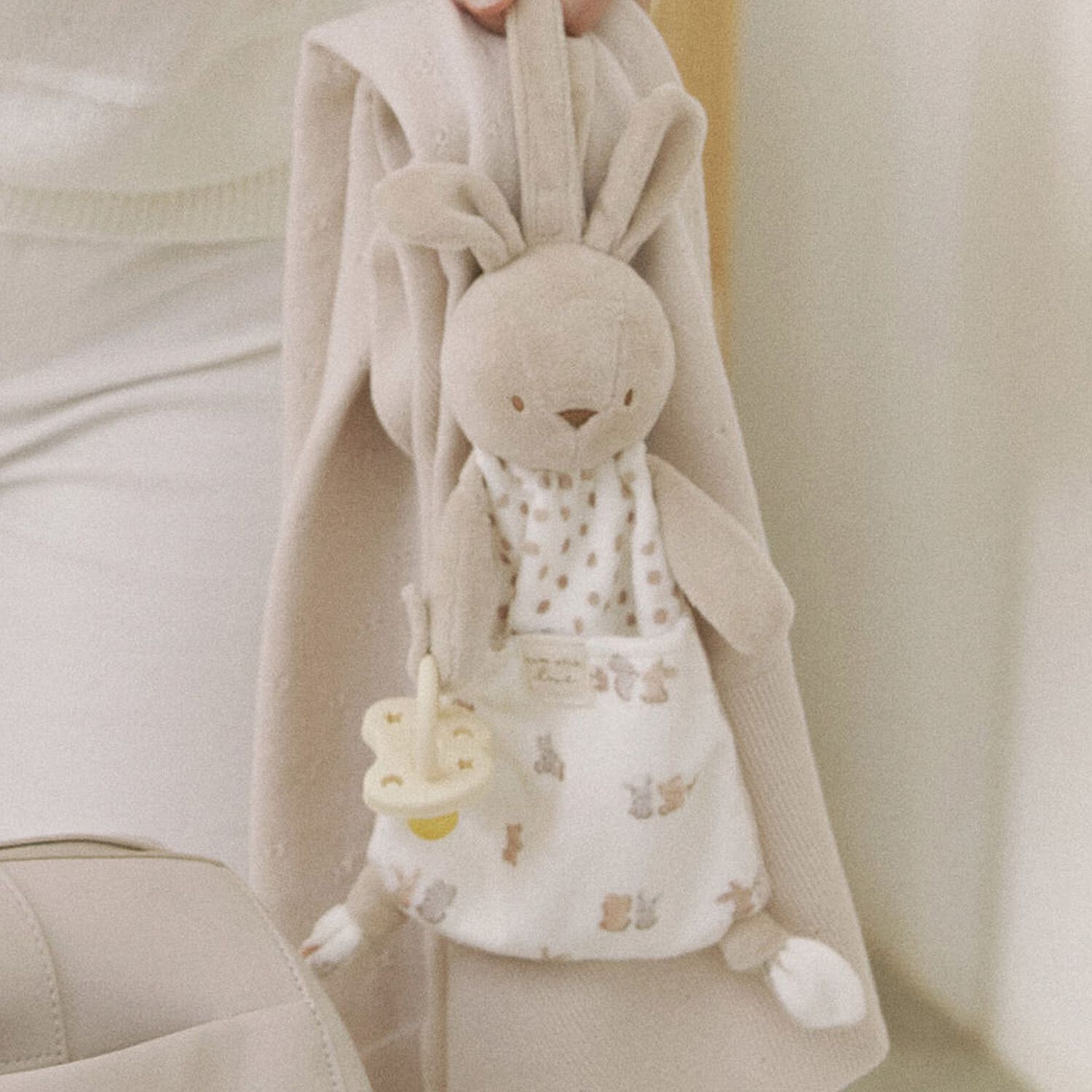 Ivory & Beige Squirrel Doudou Comforter, 1, hi-res image number null