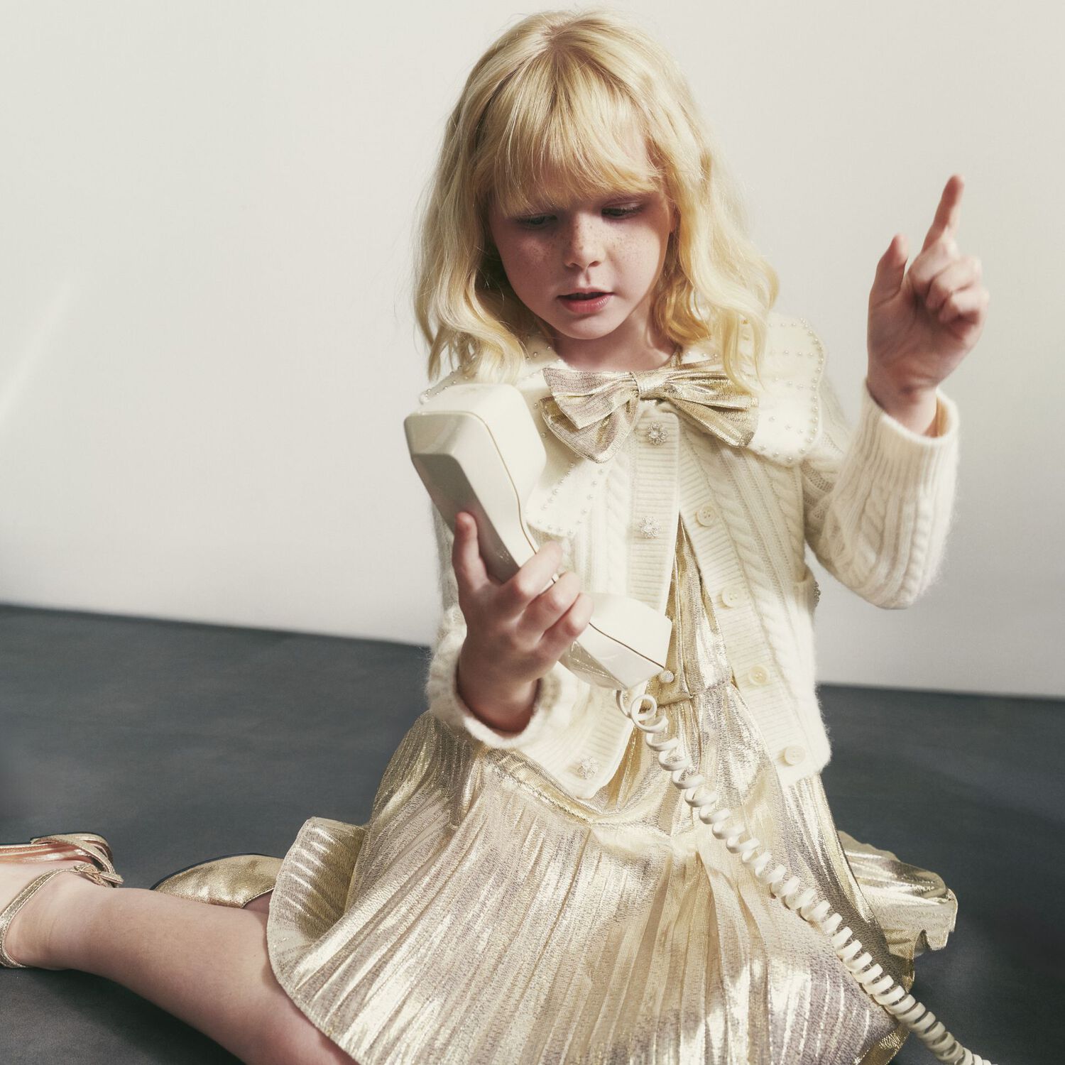 فستان بناتي بفيونكة ذهبية, 1, hi-res image number null