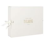 طقم هدايا ملابس اطفال بنقشة جغرافية باللونين الابيض و البيج, 1, hi-res