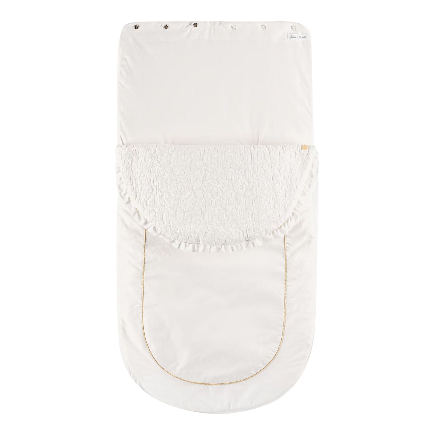 عش الطفل الأبيض والذهبي, 2, hi-res