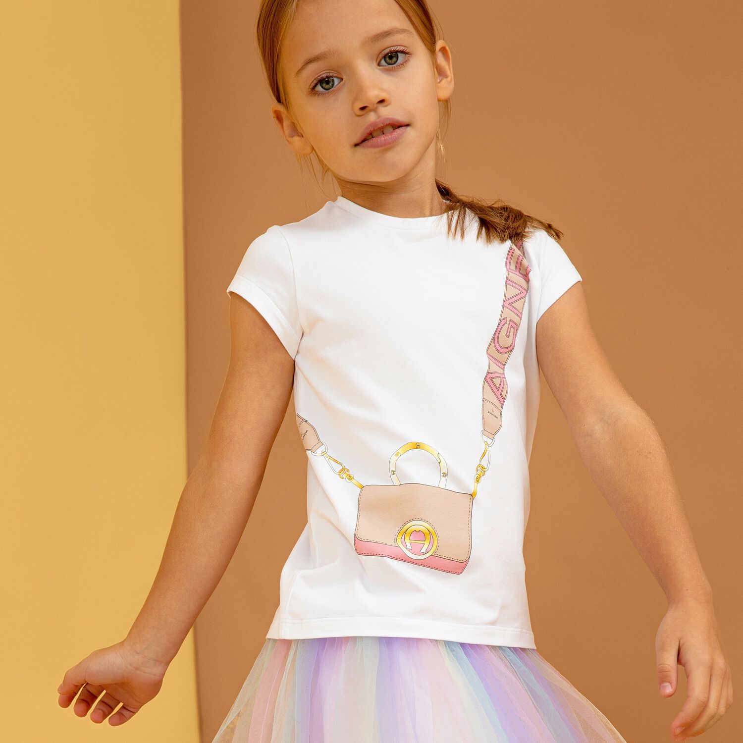 تيشيرت بالشعار باللون الأبيض للبنات, 1, hi-res