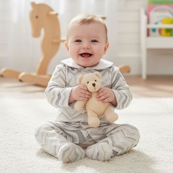 ملابس أطفال متعرجة باللون الرمادي